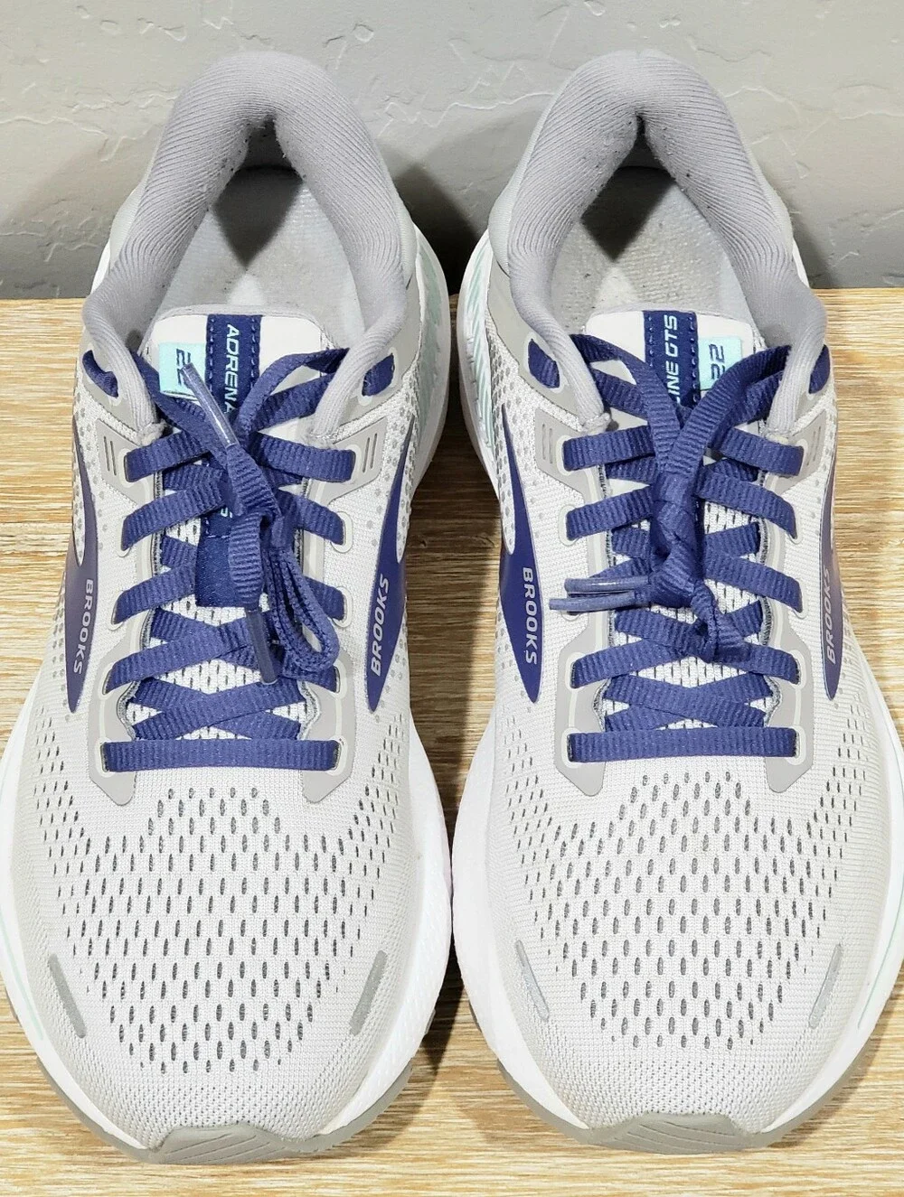 BROOKS Women's Adrenaline GTS 22 Running Shoes (7.5M) Gray/Purple